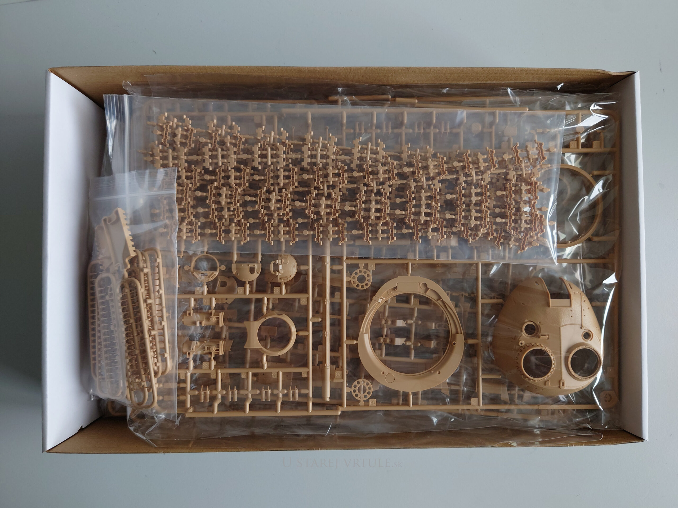 T-55AMD Drozd APS with workable track links 1/35 - Image 6