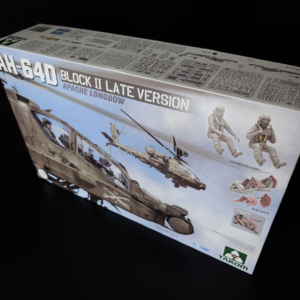 AH-64D Apache Block II Late Version + 2 Figures 1/35 - Image 5