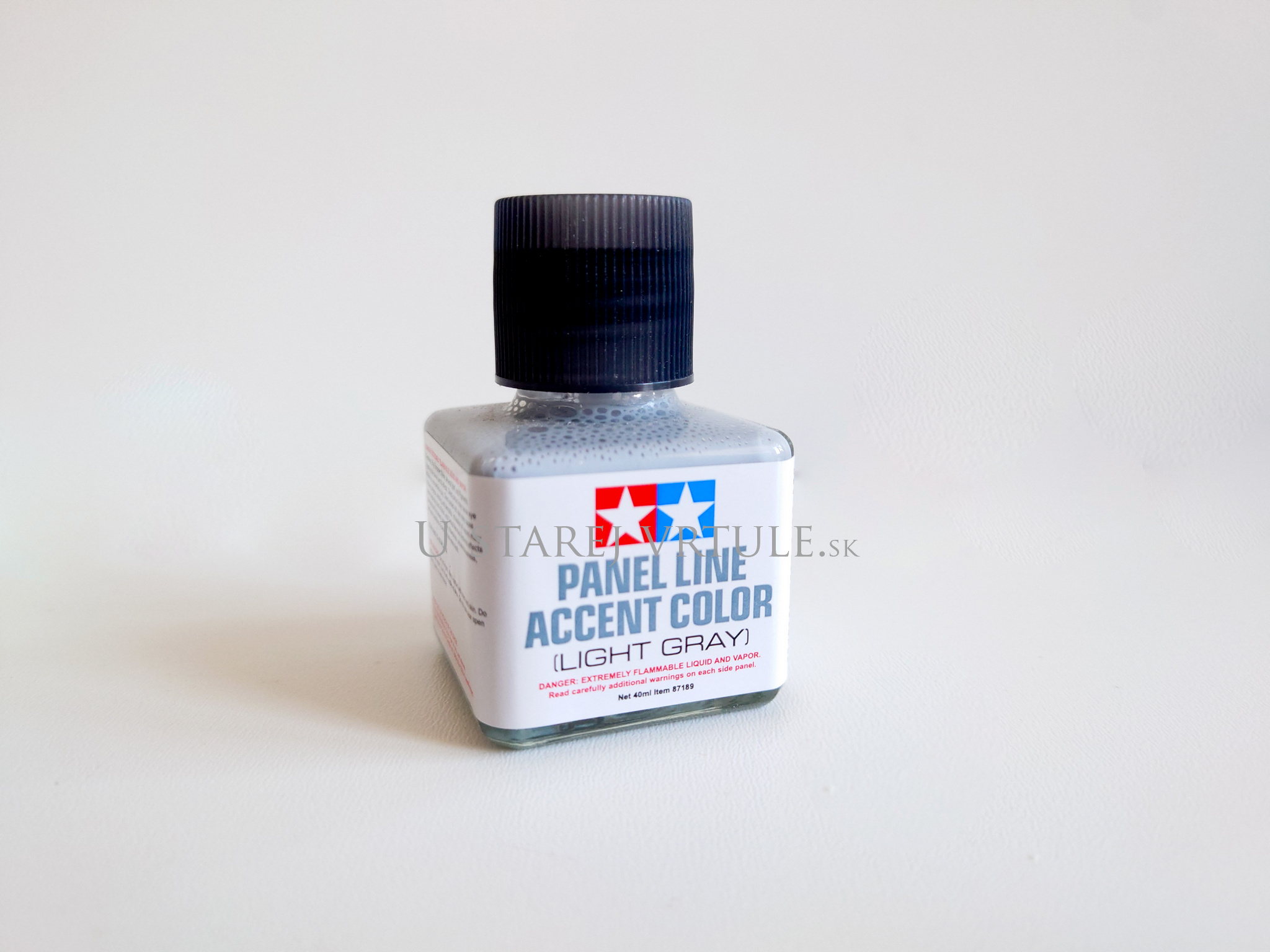 Panel Line Accent Color (Light Gray)