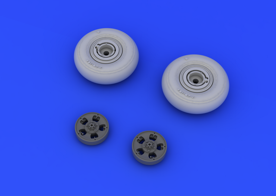 Spitfire wheels - 5 spoke, smooth tire 1/48