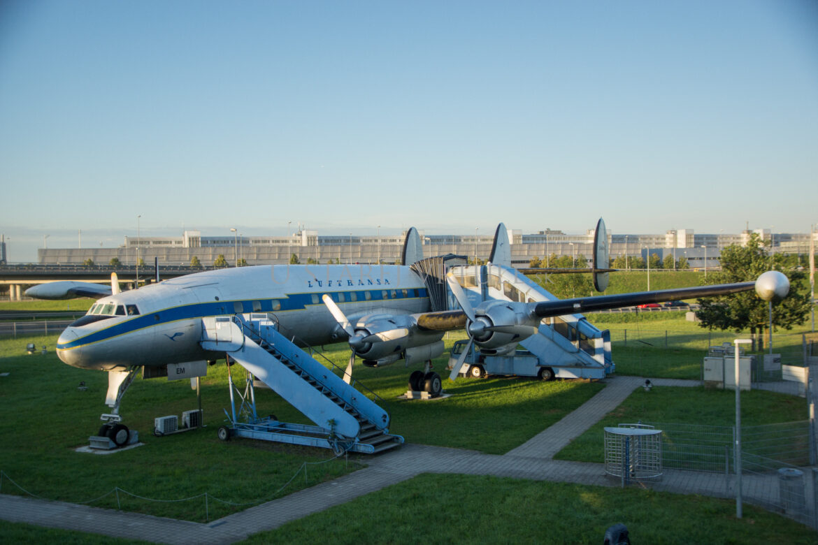 Lockheed L-1049 G Super Constellation