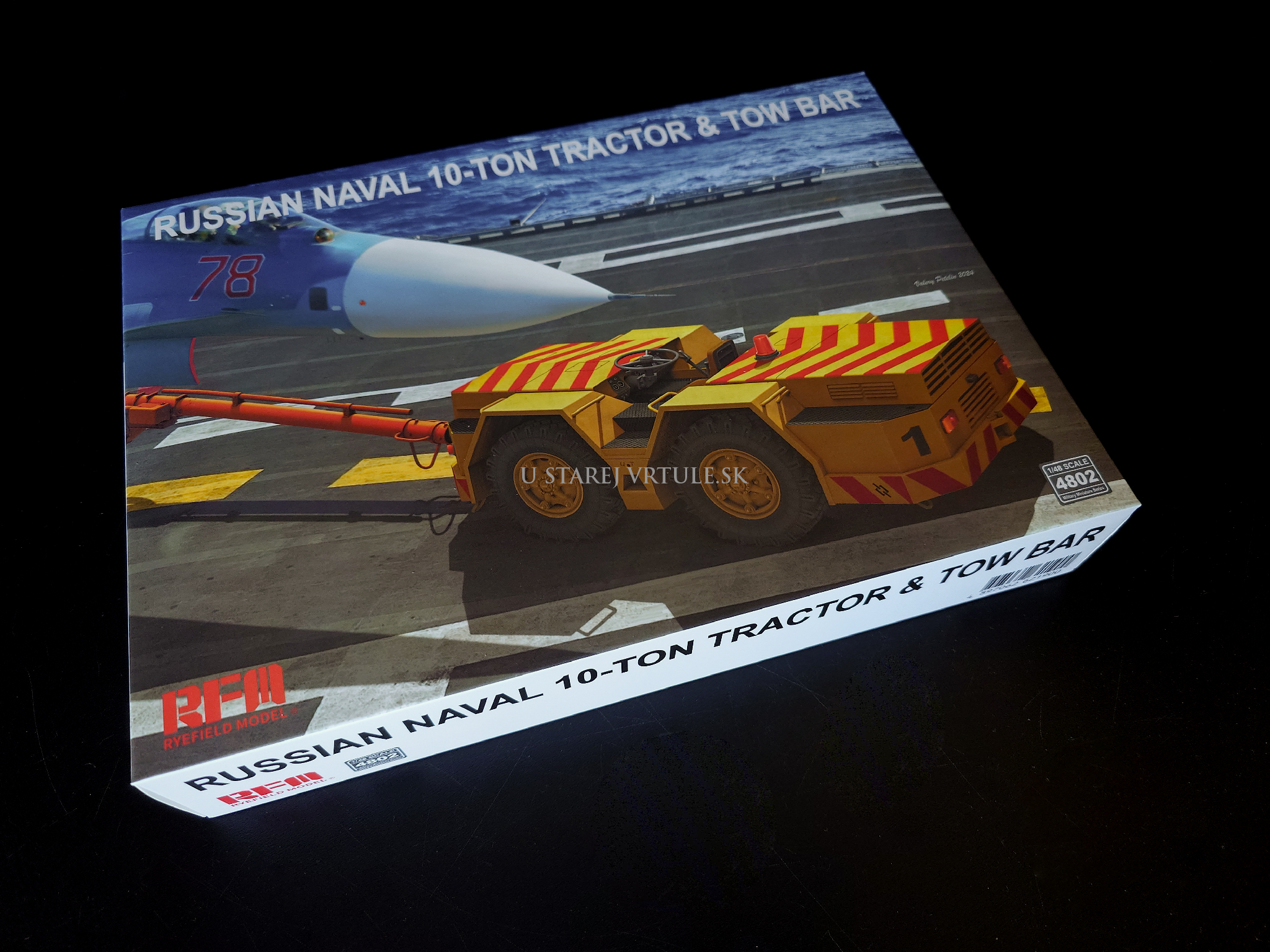 Russian Naval 10-ton Tractor & Tow Bar 1/48