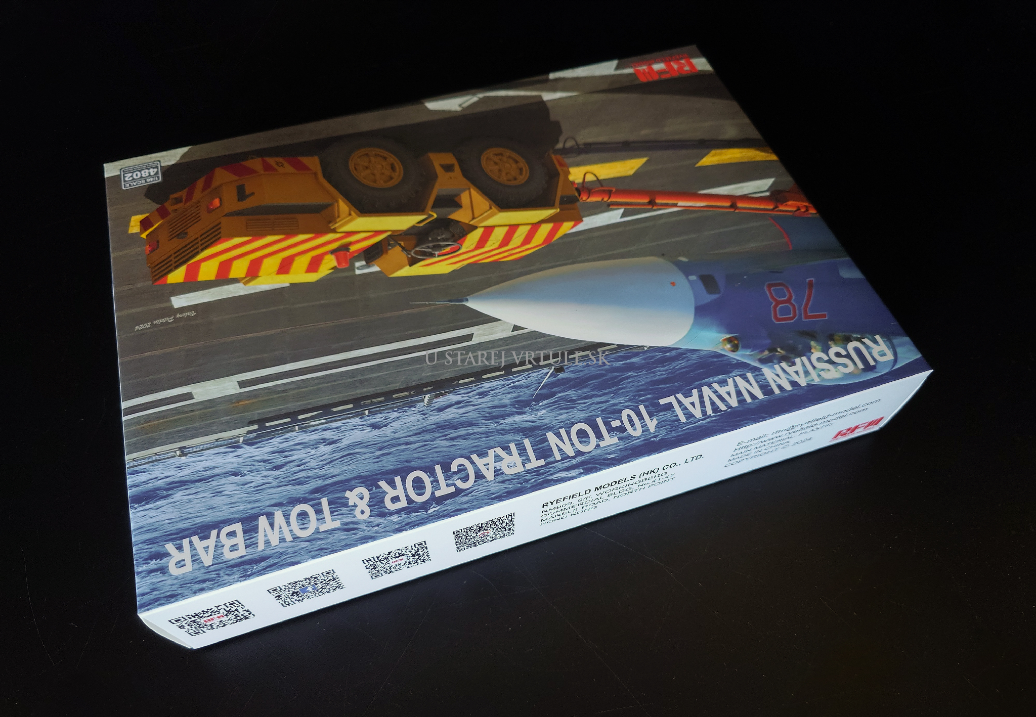 Russian Naval 10-ton Tractor & Tow Bar 1/48