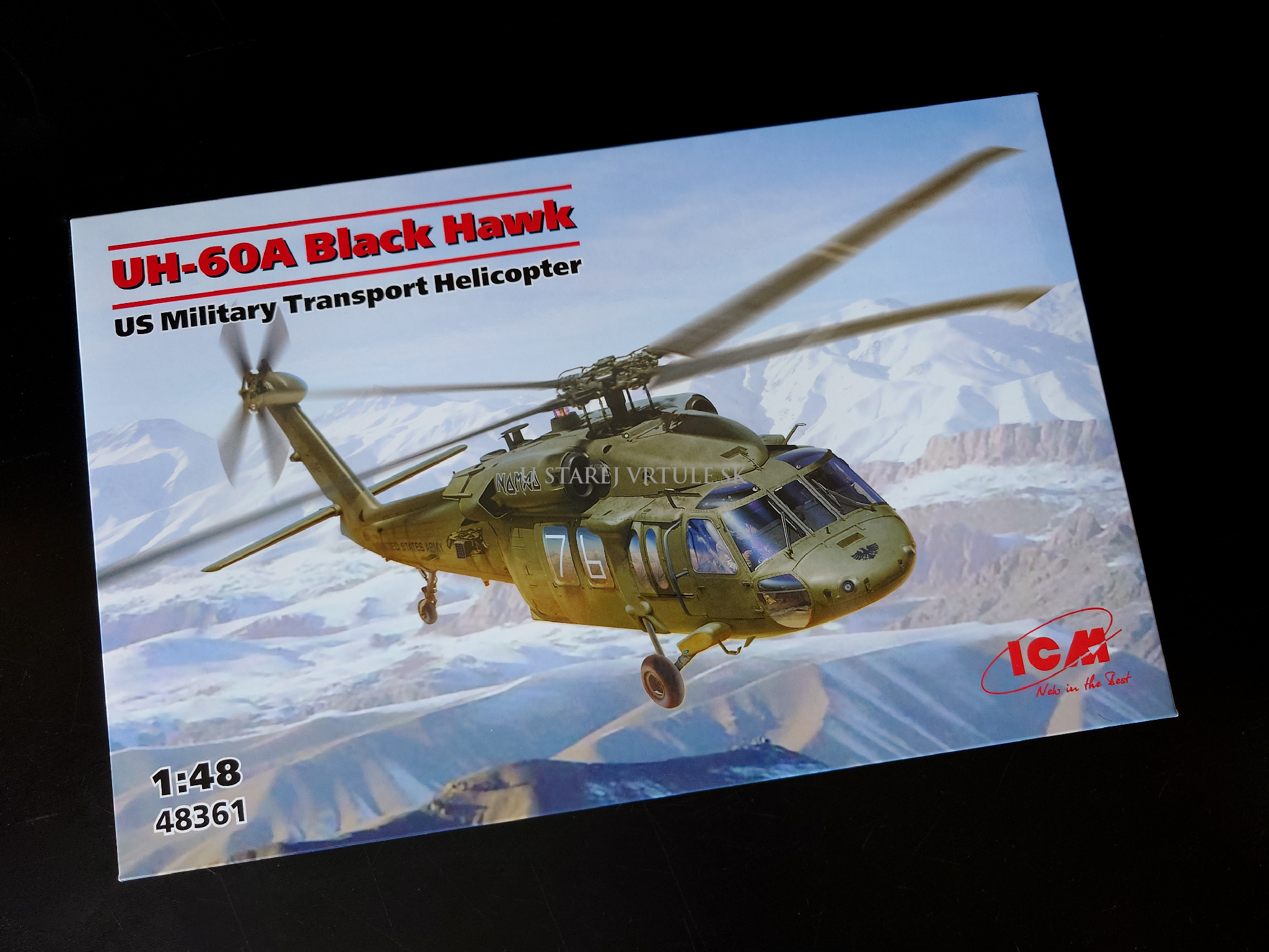 UH-60A Black Hawk US Military Transport Helicopter 1/48