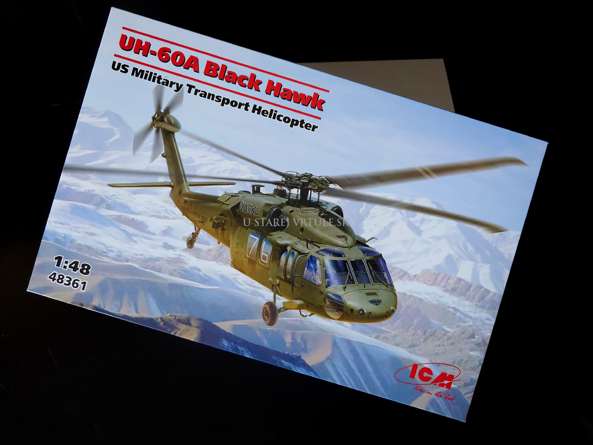 UH-60A Black Hawk US Military Transport Helicopter 1/48