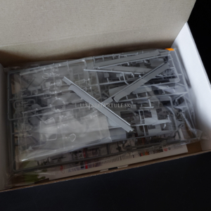 UH-60A Black Hawk US Military Transport Helicopter 1/48 - Image 6
