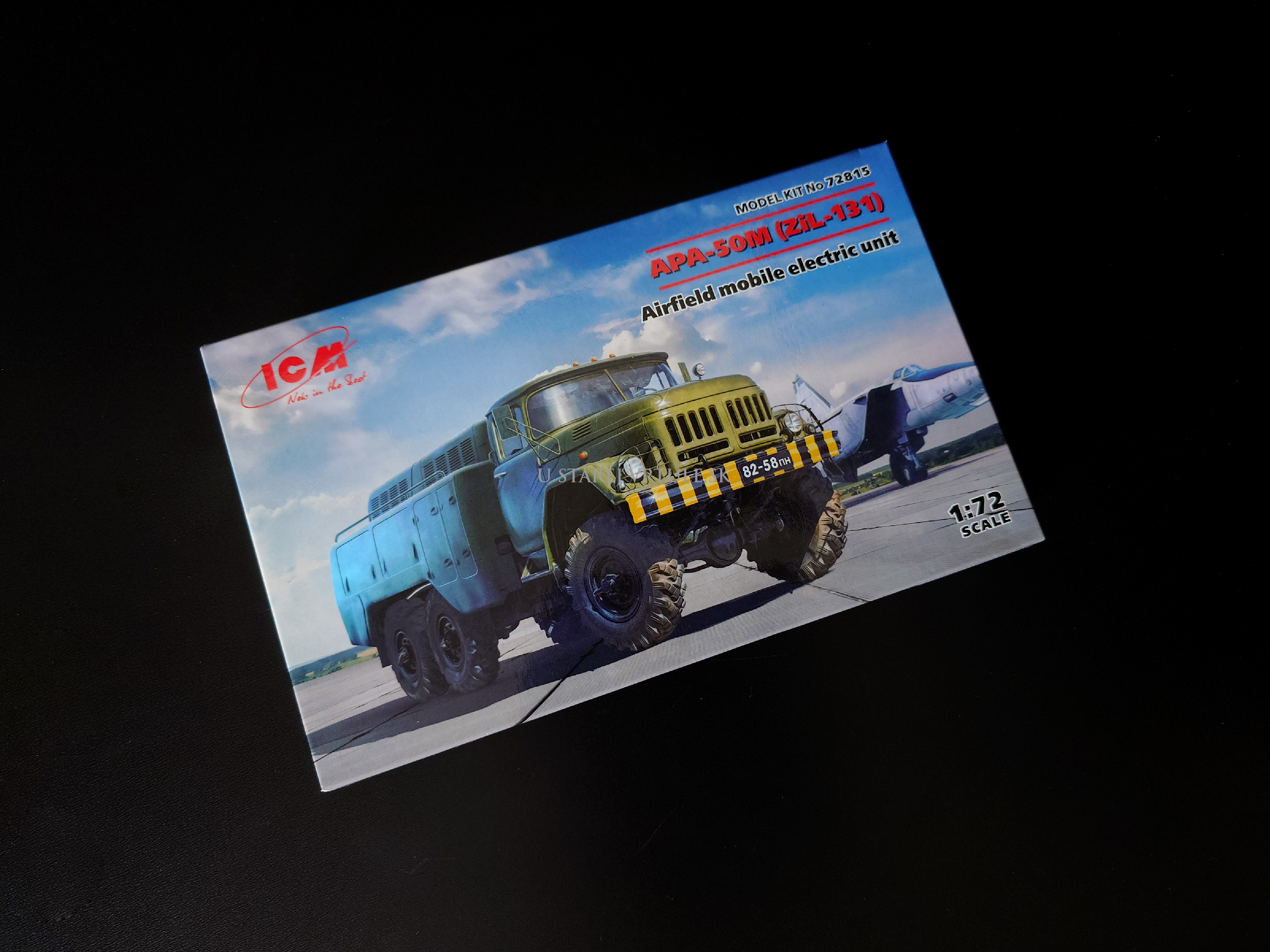 APA-50M (ZiL-131) Airfield mobile electric unit 1/72