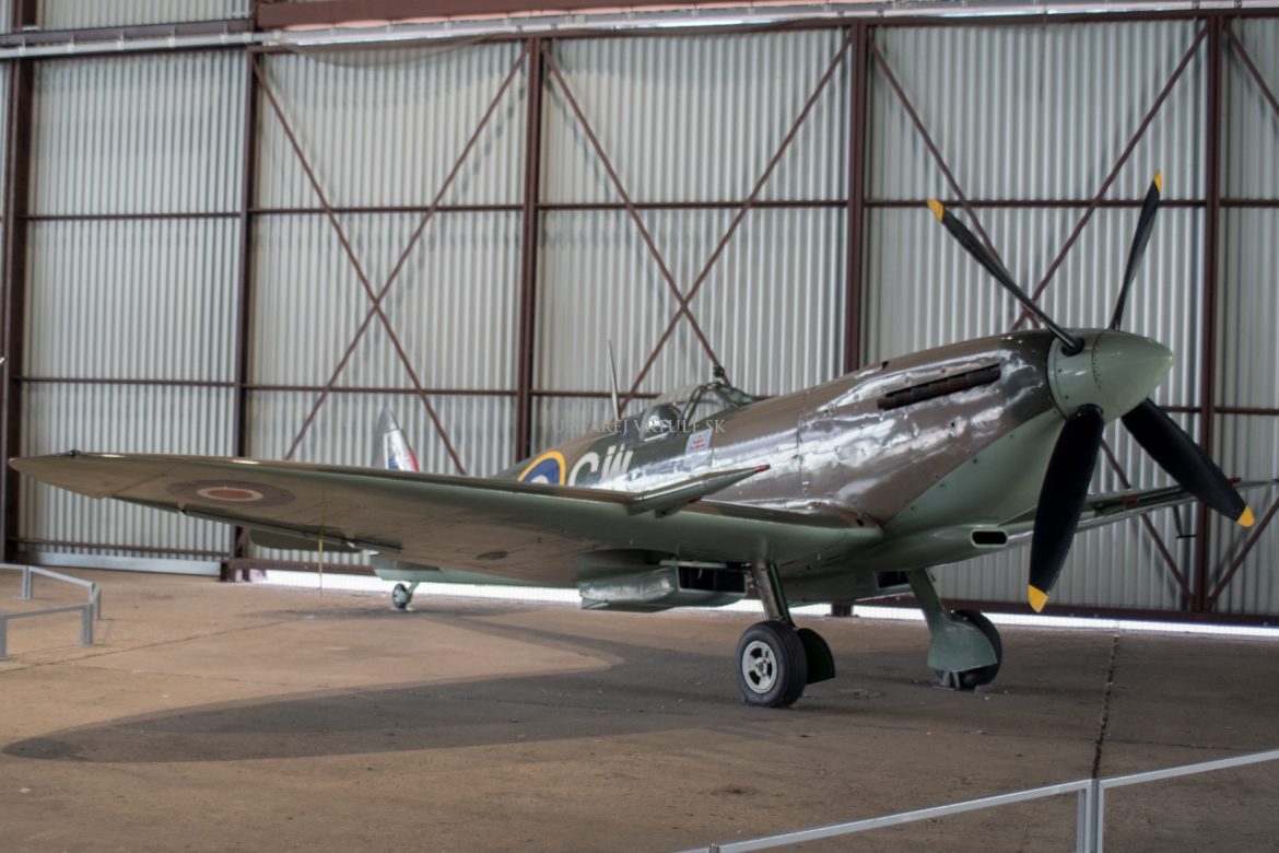 Supermarine Spitfire LF Mk.XVI