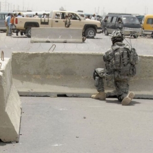 Modern concrete road barriers - Image 2