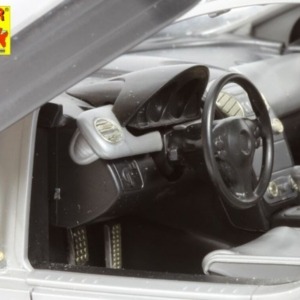 Mercedes Benz SLR - Image 16