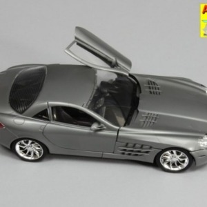 Mercedes Benz SLR - Image 22