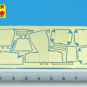 Right stowage bins for SdKfz 250, 252, 253 - Image 3