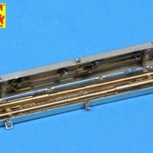 Flak  38  barrels with storage box - Image 1
