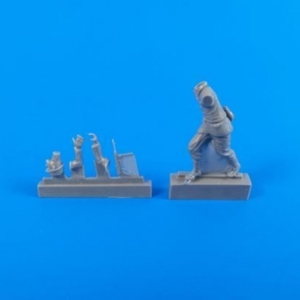 German WWII Motocycle Rider (pushing his machine)for Tamiya BMW kit - Image 4