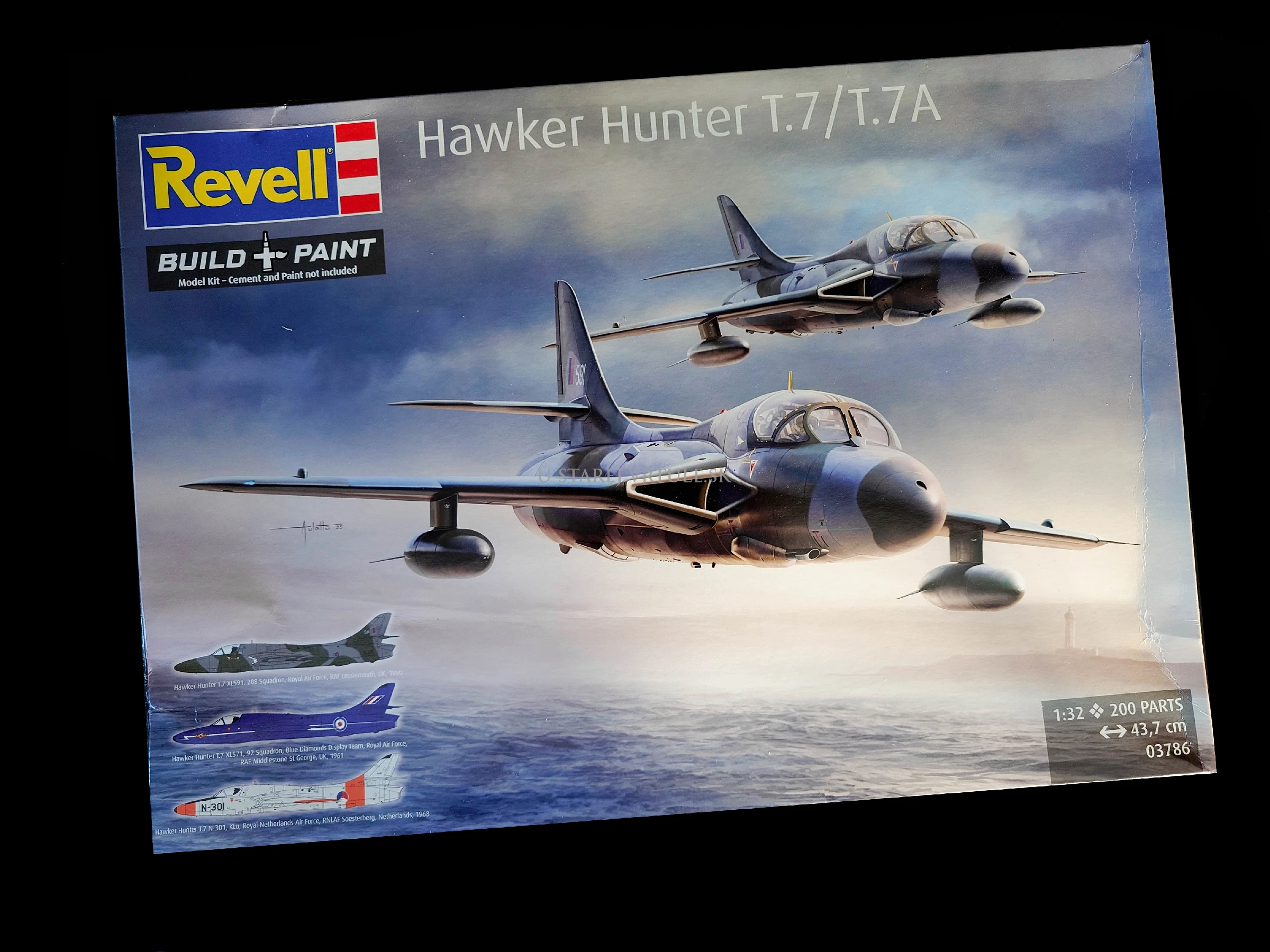 Novinka – Hawker Hunter T.7 1/32